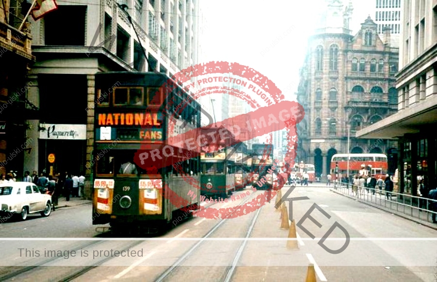 Paquerette on Des Voeux Road Central